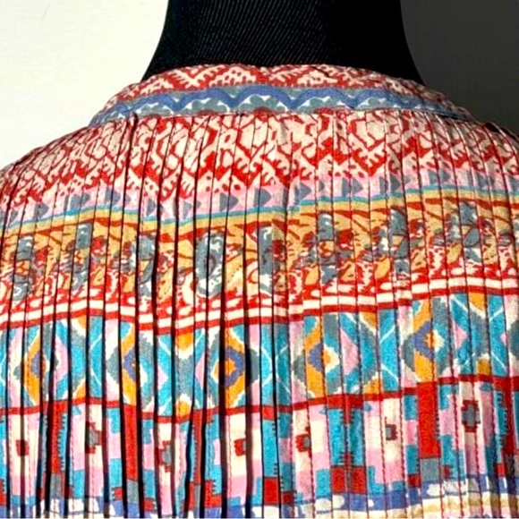 Tolani Red Print 100% Silk Sleeveless Tank
Top Size M - Picture 10 of 13